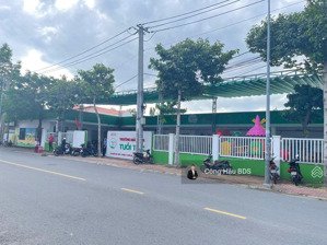 mặt tiền nguyễn hữu cảnh, p. đông hoà. dt: 166m2 (6x 27.6m). odt: 157m2. đường 10m. giá: 12 tỷ