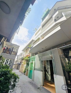 gấp bán - hẻm 4m ngô quyền quận 10 33m2 5 tầng chỉ 5 tỷ 99