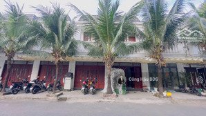 nhà 2 tầng kdc đức huy- champa garden. sát dhqg tphcm. dt: 102m2. đường 8m. kdc an ninh. 6.4 tỷ tl