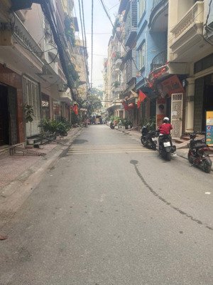 bán nhà hoàng quốc việt, cầu giấy 52m2 x 5t - 18 tỷ, phân lô vỉa hè, ô tô tránh, 2 thoáng