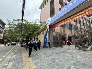 nhà tập thể quỳnh mai 42m2-3,2 tỷ-vài bước ra phố