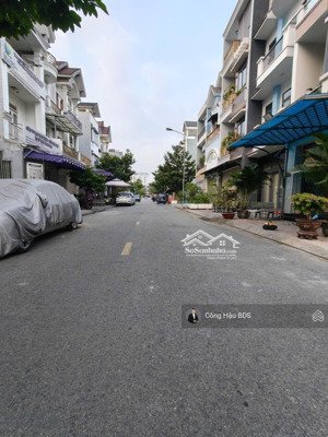 nhà 4 tầng kdc phú hồng thịnh gần tuyến metro số 1. dt: 60m2 gồm 4pn- 4wc. đường 8m. giá: 5.9 tỷ tl