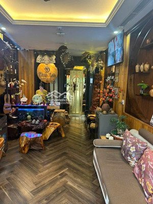 mặt phố phan kế bính ba đình
40m x 7 tầng - 25.5tỷ - oto tránh , kinh doanh , thang máy , vỉa hè