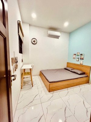 cho thuê phòng trọ cao cấp full nội thất mới 100% đường hồ bá kiện , quận 10 .lh 