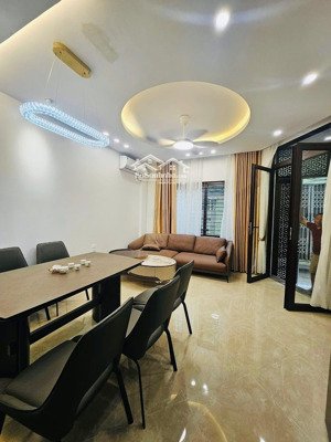 bán nhà phố trần duy hưng 48,8m2 x 5 tầng thang máy, nhà mới full nội thất với 3 phòng ngủ khép kín