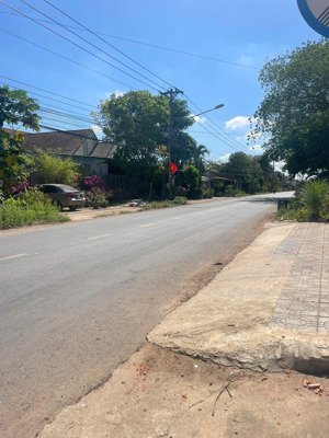 thanh lý lô đất thổ cư 5*13 cách vòng xoay an phú 3,5km giá 825tr sẵn sổ lh: linh)