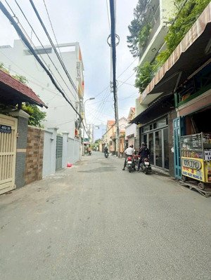 nhà ở khu dương thị giang - hẻm xe hơi - 125m - 9,5 tỷ