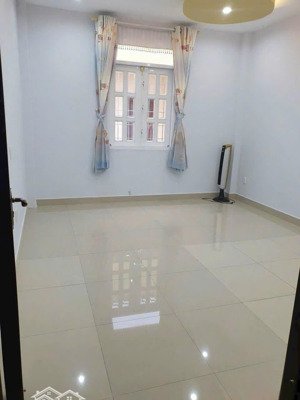 bán nhà trệt lầu st đường nội khu. kdc bình hưng bình chánh. diện tích đất 81m2