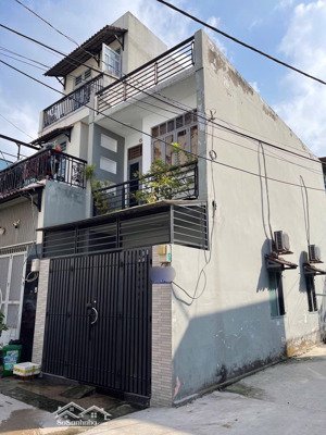 3,3 tỷ 48m2(4x12) 2 tầng 2pn 2wc phía sau trường kim đồng