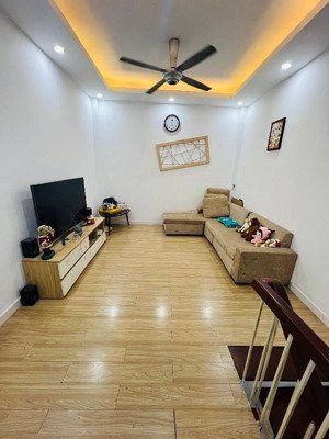 5 tầng - ô chờ thang máy - ngõ thông ô tô tránh - kinh doanh - gần ql32 - vành đai 3.5