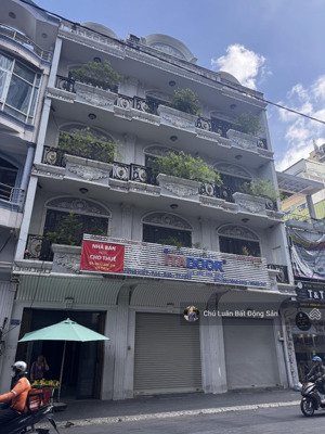 bán căn góc 2 mặt tiền nguyễn gia trí (đoạn đẹp). 168m2 (8,4x22m), hầm 4 tầng, hđt: 250tr/th. 63 tỷ