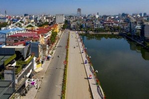 bán nhà mặt đường hồ sen, ngang 4m kinh doanh buôn bán cực tốt