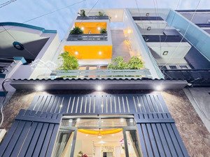 bán căn nhà phố trang bị đầy đủ nội thất