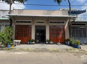 ngay quốc lộ 13:bán gấp dãy trọ 300m2 giá 1 tỷ080tr ở đ.db8, p.mỹ phước,tp.hcm, lk kcn mỹ phước 1,2