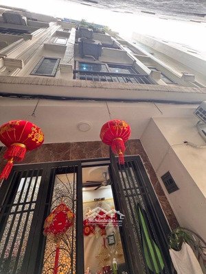 e huyền cần bán gấp nhà vĩnh hưng 38m,4 tầng nhỉnh 7d.ngõ thông, sổ đỏ cc . oto tránh gần nhà