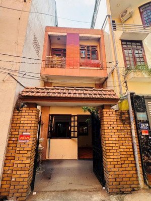 khu vực đất đỏ rất ít nhà bán. hẻm nhựa 6m sang trọng. 3x thoi ạ