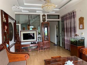 cần bán căn nhà lô góc 3,5 tầng mặt phố đường đôi vũ công đán tp hải dương