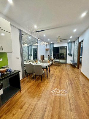 chủ nhà gấp lắm rồi !!! bán cc thăng long victory, 3,7 tỷ, 56m2, 2pn, 2wc .