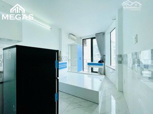 cho thuê phòng ban công thoáng , 30m2 , giá tốt , ngay thành thái q10 - gần cầu vượt ba tháng hai