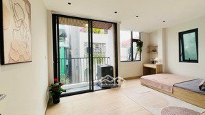 khai trương toà mới tinh- nhà 2 oto tải tránh nhau