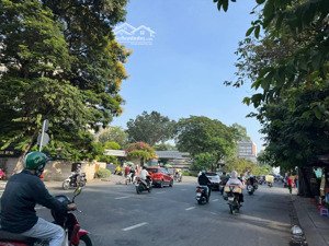 bán chdv phạm văn đồng, p3 gò vấp, 9 phòng, dòng tiền cao, giáp bình thạnh, phú nhuận