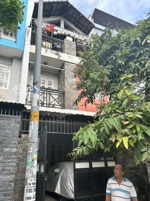 bán nhà 3 tầng, ô tô ngủ trong nhà, đường man thiện, hiệp phú, q9. dt 86m2 (5 x 17.2), giá 5.6 tỷ