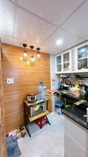 khu an ninh - bến vân đồn sát xe hơi
nhà đẹp xinh lung linh chỉ 3 tỷ 6 tl