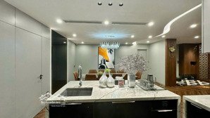 cc the nine phạm văn đồng. dt 131m. 3n. 2vs. tầng trung, căn góc. 16.5tỷ. sổ đỏ cc. 