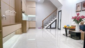 chủ cần bán gấp!nhà đẹp ở ngay, mặt ngõ thông kinh doanh, vài bước ra phố, công năng đủ đầy 35m2*5t