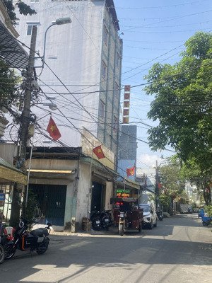 7.x tỷ - nhà 2 tầng - dt 4.7x18, sổ vuông, hẻm 8m, lê văn quới , bình tân