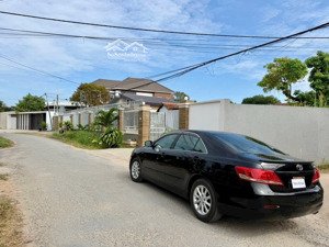 chủ cần ra lô đất trước tết (dt 106m2) giá 590tr. đường an phú trảng bàng. lh xem sổ