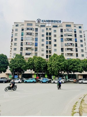 chính chủ cho thuê căn chung cư resco phạm văn đồng, từ liêm, hn. 65m2 chỉ 10tr có tl full nội thất