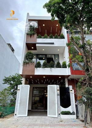 nhà vừa hoàn thiện tại nam hoà xuân đà nẵng