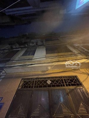 bán nhà hồ tùng mậu, cầu giấy vf3 đỗ cổng 95m, 3 tầng, giá 18.5 tỷ.