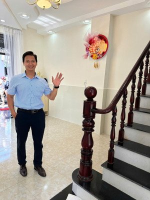 hot! bán nhà 3 tầng mới đẹp 40m² hẻm 3 gác giáp quận 1 & quận 5 pháp lý chuẩn chỉ 5,6 tỷ.