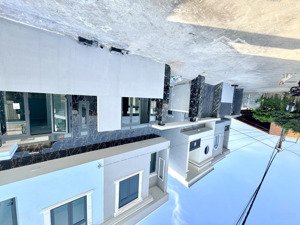 chủ gởi bán nhà 1 trệt 1 lầu bửu hoà mới xây, 5,5x12,3=68m2, thổ cư 100%, sổ riêng,3pn,hẻm thông 6m