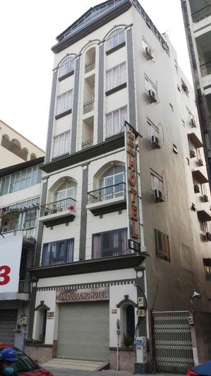 xe hơi ngủ trong nhà đường 7 thành thái q 10 dt 5,5x12 nhà 3 lầu giá 12,5 tỷ