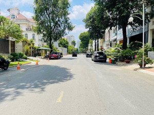 cho thuê biệt thự cao cấp khu mỹ phú 3 , p tân phú - pmh quận 7