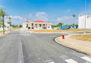 cần bán lô đất ngay vsip 3. liền kề chợ trường. mặt tiền dt.741