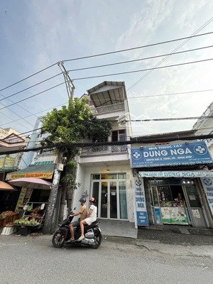 bán nhà mt 109 đường số 1 - 4x18 - 3 tầng 9.5 tỷ chợ bình long