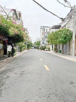 bán nhà 7 x20 m 23,9 tỷ đường sô p tân quy quân 7