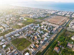 hàng hiếm. chính chủ chào bán 2 lô liền kề mặt tiền biển nguyễn tất thành. vị trí vip. giá đầu tư