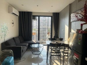 chính chủ cho thuê căn hộ nhỏ, tầng trung, view đẹp loại 1n+ 1 đa năng. tòa s2.03 vinsmart city.