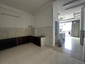 cho thuê nhà 3 tầng ,bùi huy bích,vĩnh hoà,dt 65 m2,hướng nam- giá 8 tr/ tháng