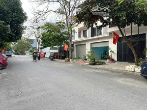 chuyển nhượng lô đất trục chính đường 15m phân lô ngõ 15 khúc thừa dụ ngay sát aeon mall