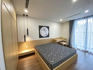 cho thuê 3pn /căn góc 2 ban công. 87m2 có slot ôtô. giá 18tr chung cư the park home. l/h 