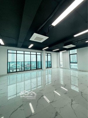 cho thuê văn phòng đường lý chính thắng, quận 3. diện tích 100m2, có hỗ trợ nội thất