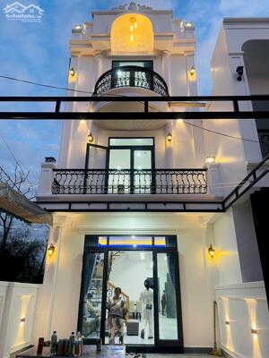 Nhà 3 tầng thiết kế Tân cổ điển - P Mỹ Thượng, Huế Giá: 3,380 tỷ