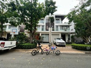 cho thuê biệt thự g15 lucasta khang điền làm văn phòng: 4pn, sàn 250m2, giá chỉ 32tr/tháng