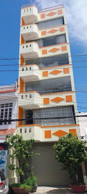 hạ giá nhà 7 tầng mt bắc sơn, gần biển hòn chồng, 18 phòng, có thang máy, hạ giá sâu